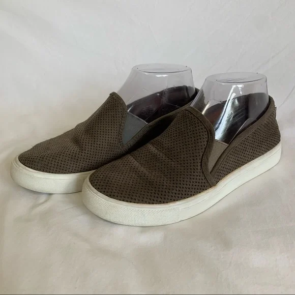 Steve Madden Zarayy Slip-On Sneakers Perforated, size 6, dark gray w/ olive tone - Picture 5 of 16
